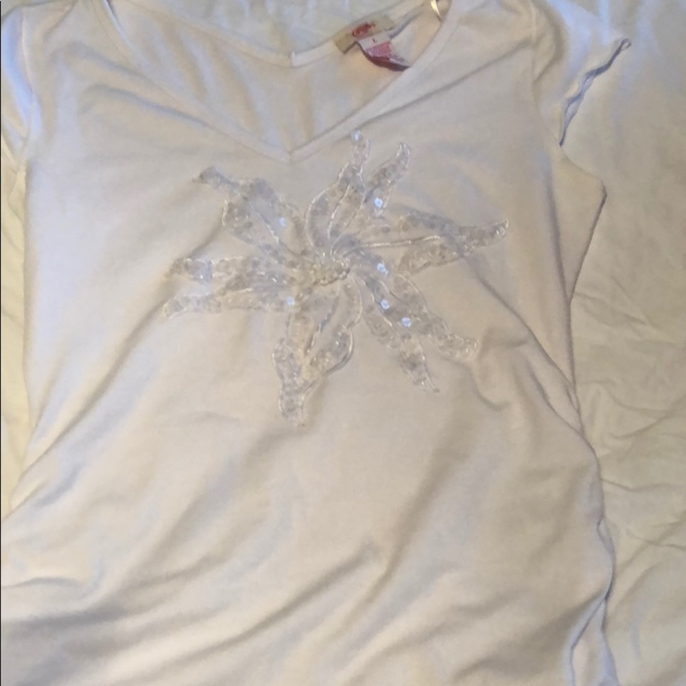 White flower shirt
